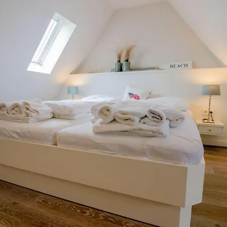 Hues Frieda_ Alte Dorfstra_e 11 Sylt